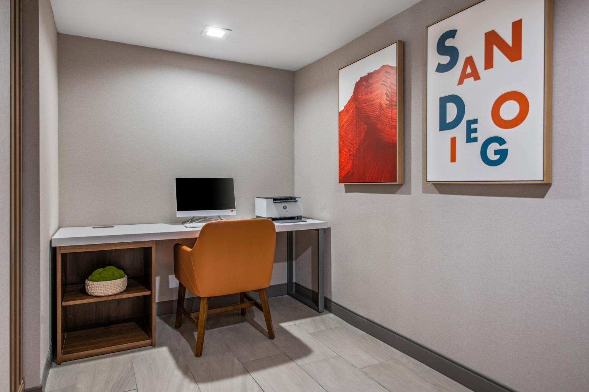 Holiday Inn Express San Diego - Sorrento Valley By Ihg Exterior foto
